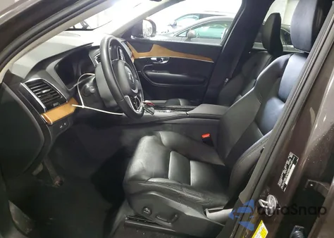 2023 Volvo Xc90 Plus z USA, uszkodzony, nr VIN YV4H600NXP1914433